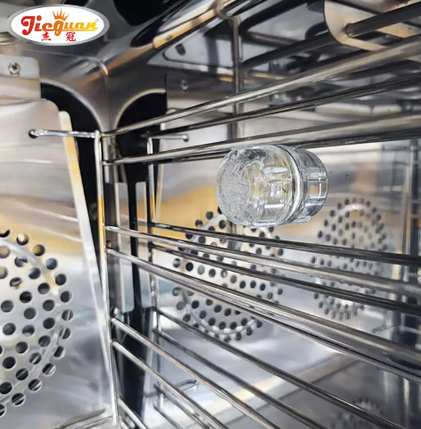 Four &agrave; micro-ondes